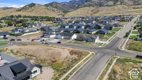 895 E 100 N, Hyde Park, UT 84318 photo 3