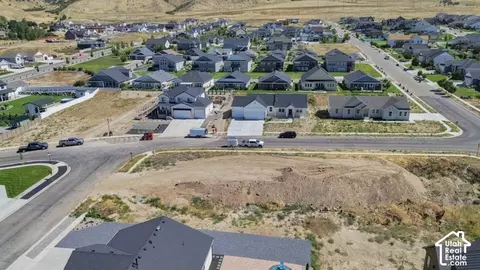 895 E 100 N, Hyde Park, UT 84318 photo 4