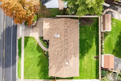 View/Area - 1556 E Petunia Way S, Sandy, UT 84092 photo 1 of 3