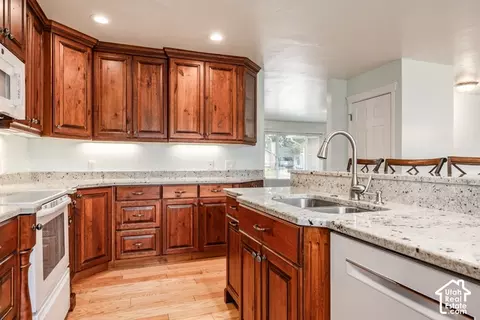 Kitchen - 1556 E Petunia Way S, Sandy, UT 84092 photo 2 of 4