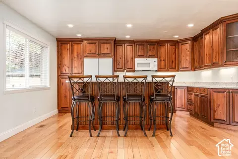 Kitchen - 1556 E Petunia Way S, Sandy, UT 84092 photo 3 of 4