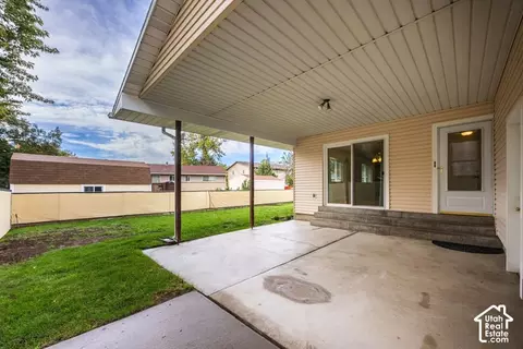 Exterior - 1556 E Petunia Way S, Sandy, UT 84092 photo 6 of 9