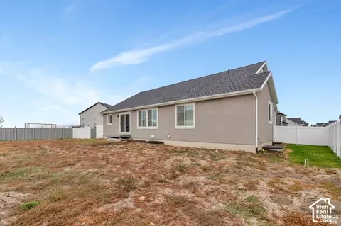Exterior - 4532 N Notch Peak Way, Eagle Mountain, UT 84005 photo 5 of 6
