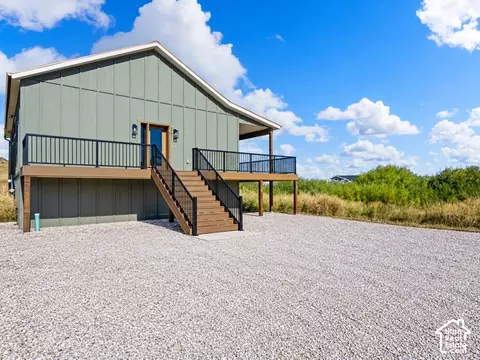 261 E Mariner Cir, Garden City, UT 84028