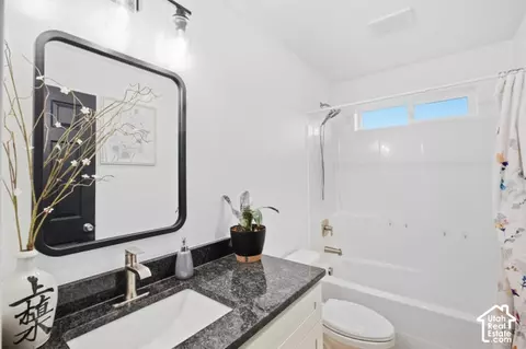 Bath - 832 E 475 N, Mount Pleasant, UT 84647 photo 3 of 4