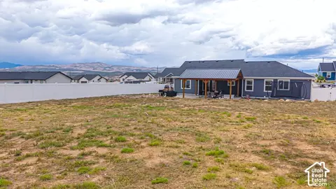 Exterior - 832 E 475 N, Mount Pleasant, UT 84647 photo 6 of 7