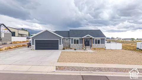 Exterior - 832 E 475 N, Mount Pleasant, UT 84647 photo 5 of 7