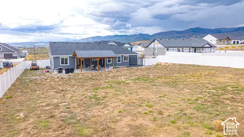 Exterior - 832 E 475 N, Mount Pleasant, UT 84647 photo 2 of 7