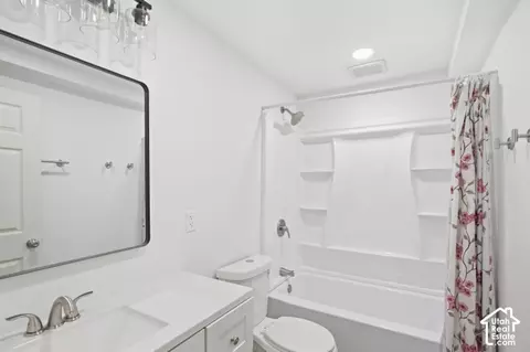 Bath - 832 E 475 N, Mount Pleasant, UT 84647 photo 4 of 4