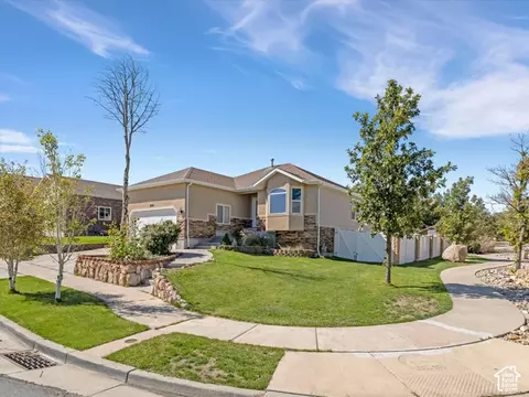 8354 S Oak Gate Dr W, West Jordan, UT 84081