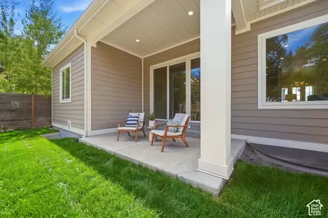 Exterior - 5997 S Belview Ave, Murray, UT 84107 photo 9 of 10