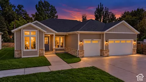 Exterior - 5997 S Belview Ave, Murray, UT 84107 photo 3 of 10