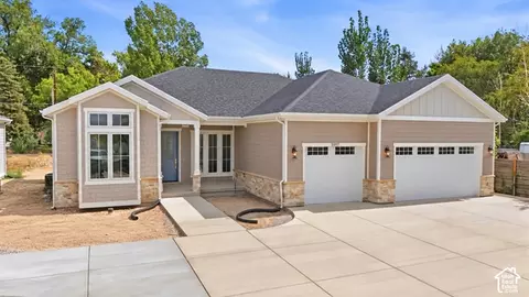 Exterior - 5997 S Belview Ave, Murray, UT 84107 photo 2 of 10