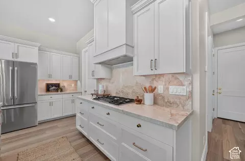 Kitchen - 5997 S Belview Ave, Murray, UT 84107 photo 3 of 4