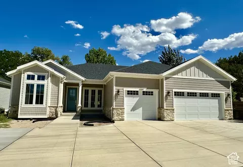 Exterior - 5997 S Belview Ave, Murray, UT 84107 photo 4 of 10