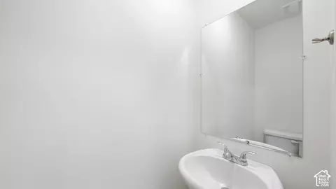 Bath - 4327 E Oconnell Ln, Eagle Mountain, UT 84005 photo 2 of 3