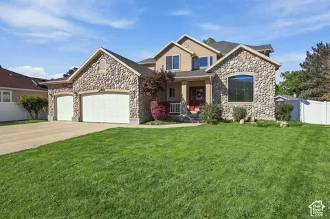 Exterior - 5058 S 1045 E, Murray, UT 84117 photo 5 of 12