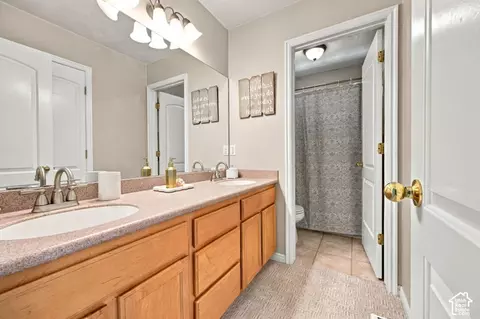 Bath - 5058 S 1045 E, Murray, UT 84117 photo 4 of 5