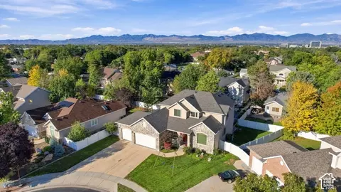 View/Area - 5058 S 1045 E, Murray, UT 84117 photo 5 of 10