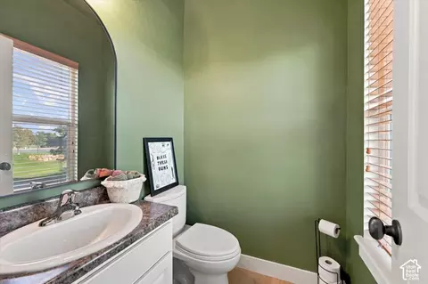 Bath - 1058 E Garden Bend Pl S, Sandy, UT 84094 photo 4 of 4