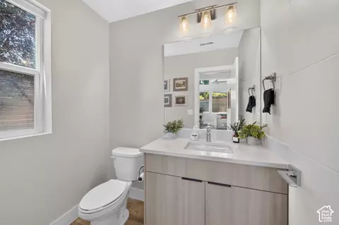 Bath - 4539 S Bleecker Pl, Millcreek, UT 84117 photo 1 of 4