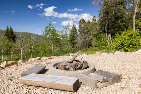 Exterior - 917 W Deep Forest Rd, Coalville, UT 84017 photo 4 of 8