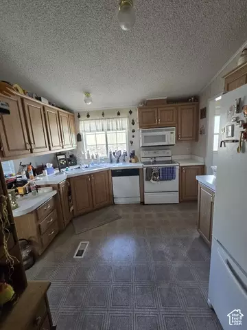 Kitchen - 3330 N 1150 Ln E, Beaver, UT 84713 photo 1 of 2