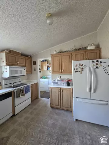 Kitchen - 3330 N 1150 Ln E, Beaver, UT 84713 photo 2 of 2