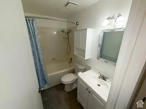 Bath - 208 N Garden Park W, Orem, UT 84057 photo 1 of 3