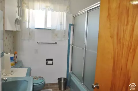 Bath - 441 E Mary Rose Dr S, Murray, UT 84107 photo 1 of 6