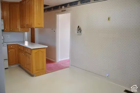 Kitchen - 441 E Mary Rose Dr S, Murray, UT 84107 photo 5 of 6