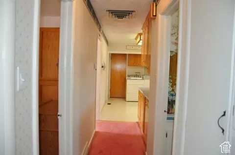 Entry Way - 441 E Mary Rose Dr S, Murray, UT 84107 photo 5 of 7