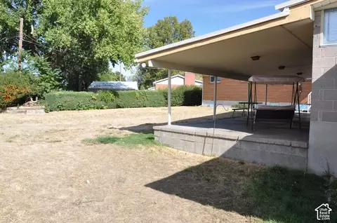 Exterior - 441 E Mary Rose Dr S, Murray, UT 84107 photo 7 of 14