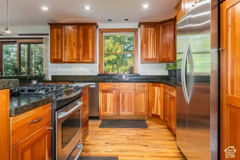 Kitchen - 2931 E La Joya Dr, Holladay, UT 84124 photo 3 of 3