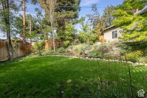 Exterior - 2931 E La Joya Dr, Holladay, UT 84124 photo 8 of 10