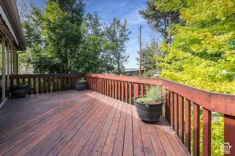 Exterior - 2931 E La Joya Dr, Holladay, UT 84124 photo 5 of 10
