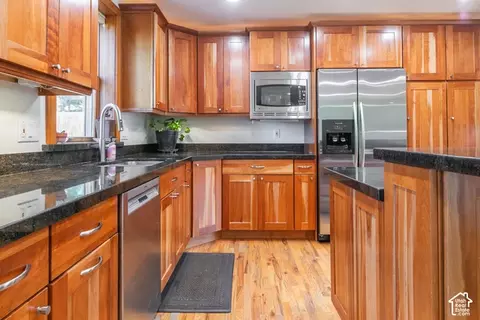 Kitchen - 2931 E La Joya Dr, Holladay, UT 84124 photo 2 of 3