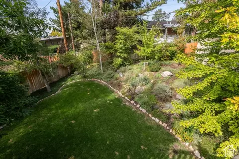 Exterior - 2931 E La Joya Dr, Holladay, UT 84124 photo 6 of 10
