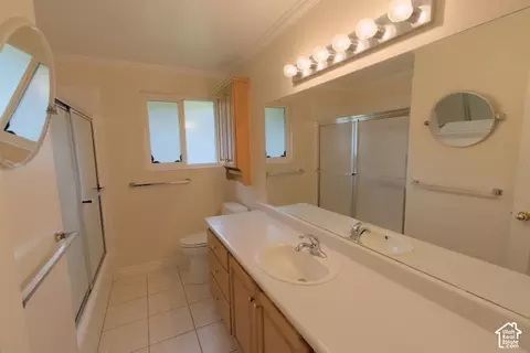 Bath - 1254 N Main St, Centerville, UT 84014 photo 1 of 3