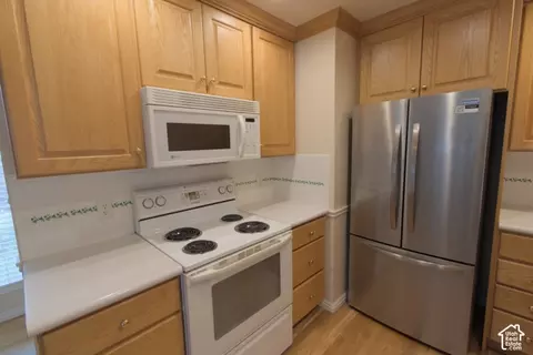 Kitchen - 1254 N Main St, Centerville, UT 84014 photo 1 of 2