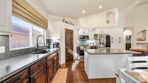 Kitchen - 248 E Gold Leaf Cir, Draper, UT 84020 photo 1 of 3