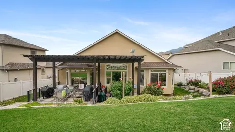 Exterior - 248 E Gold Leaf Cir, Draper, UT 84020 photo 3 of 7