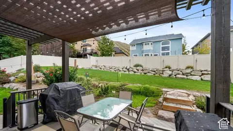 Exterior - 248 E Gold Leaf Cir, Draper, UT 84020 photo 2 of 7