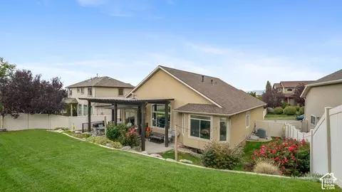 Exterior - 248 E Gold Leaf Cir, Draper, UT 84020 photo 4 of 7