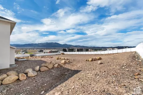 Exterior - 2907 E Dreyden Ln, Eagle Mountain, UT 84005 photo 8 of 8