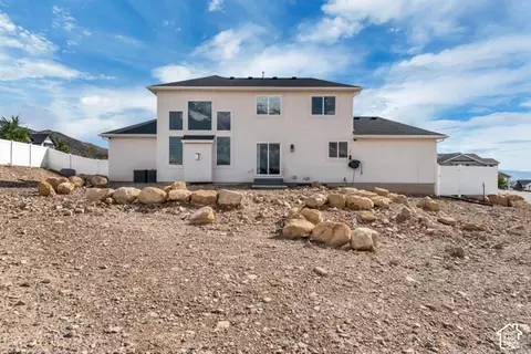 Exterior - 2907 E Dreyden Ln, Eagle Mountain, UT 84005 photo 6 of 8