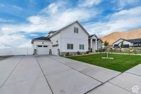 Exterior - 2907 E Dreyden Ln, Eagle Mountain, UT 84005 photo 4 of 8