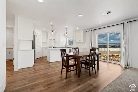 Dining - 2907 E Dreyden Ln, Eagle Mountain, UT 84005 photo 1 of 1