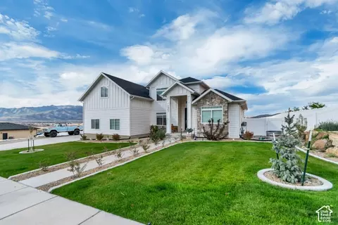 Exterior - 2907 E Dreyden Ln, Eagle Mountain, UT 84005 photo 2 of 8
