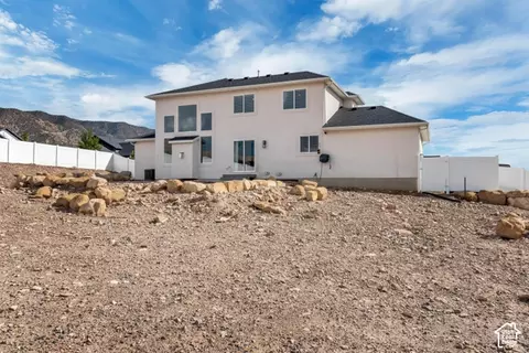 Exterior - 2907 E Dreyden Ln, Eagle Mountain, UT 84005 photo 7 of 8